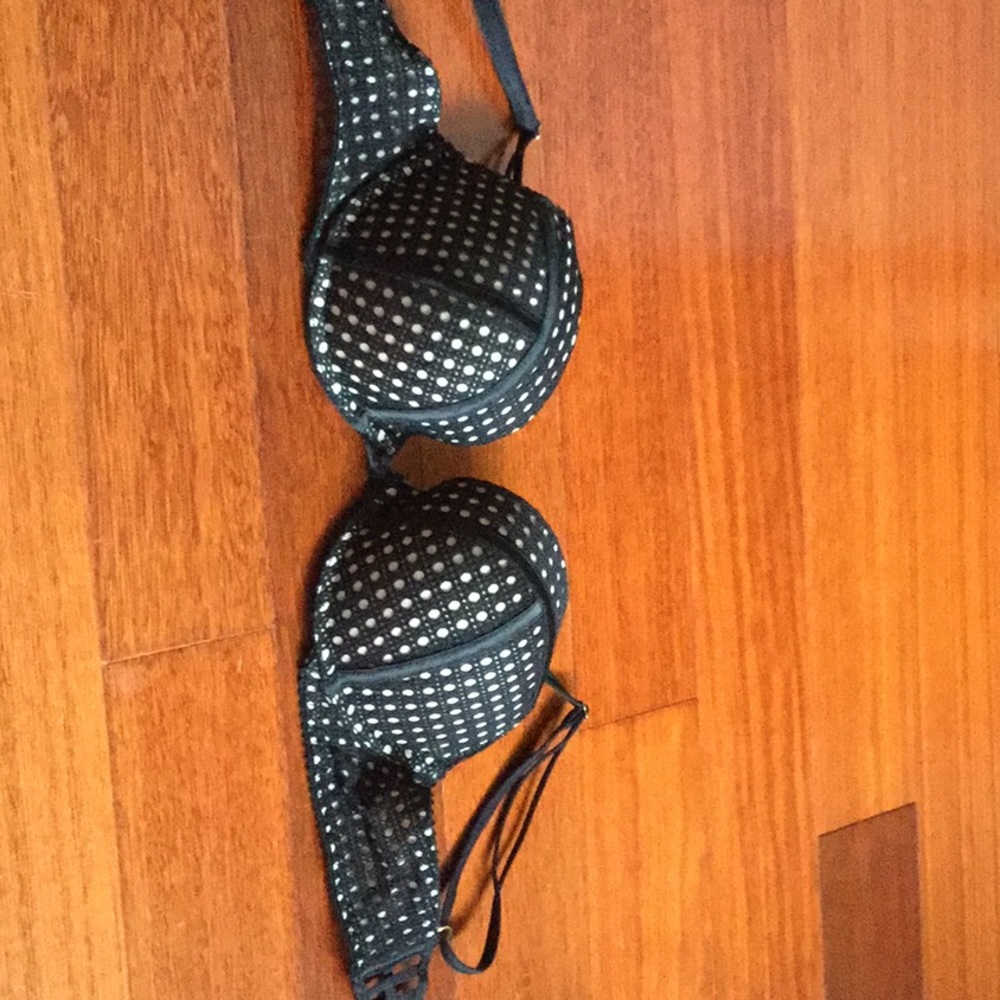 NWOT. Victoria Secret “Very Sexy” Push-up. 36B.